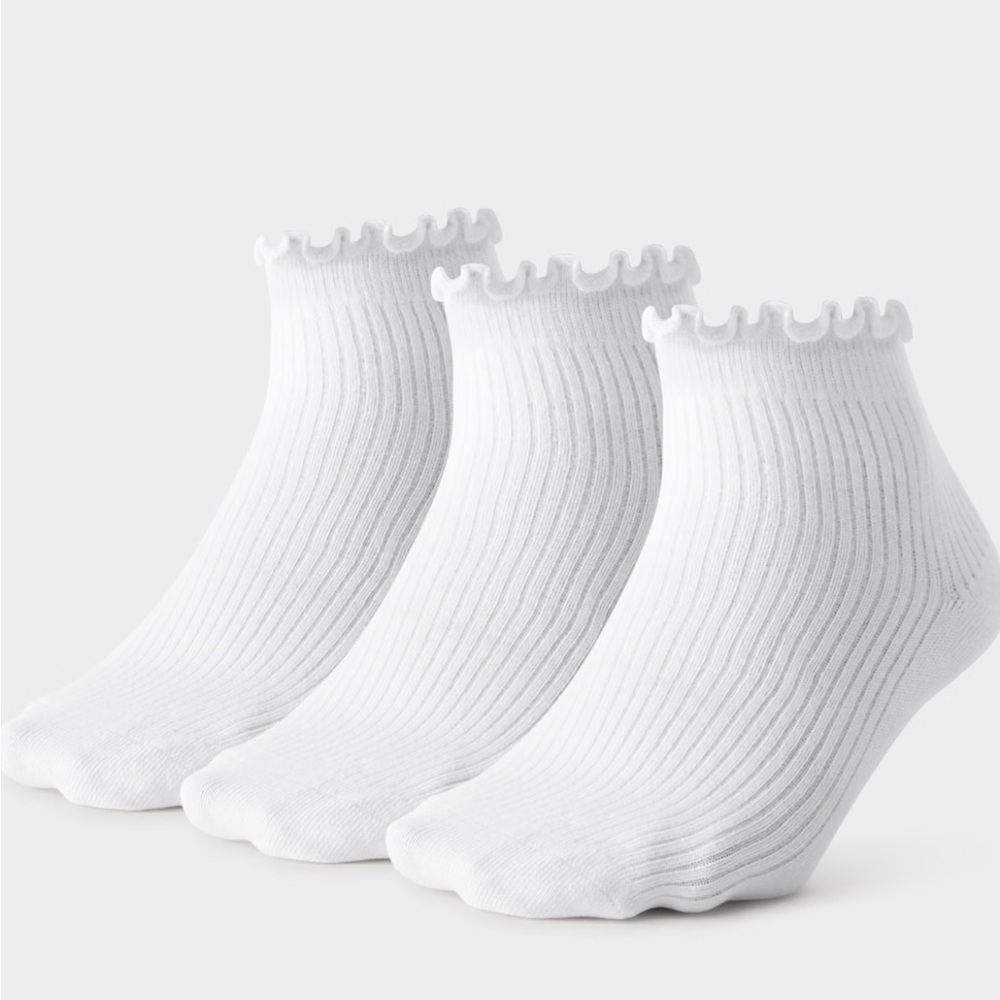 NWT Wilfred Sugarplum White Ankle Socks 3-Pack